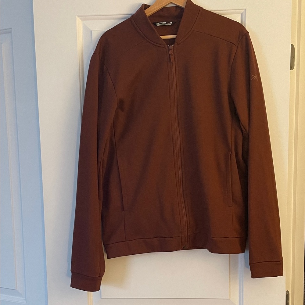 Men's Arc’teryx Burgundy Jacket Sweater